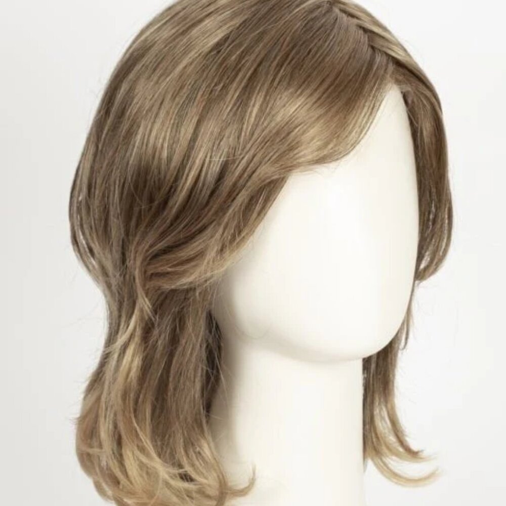 Clara Wavy Synthetic Lace Front Wig Left Part New in Box Caramel Biscotti